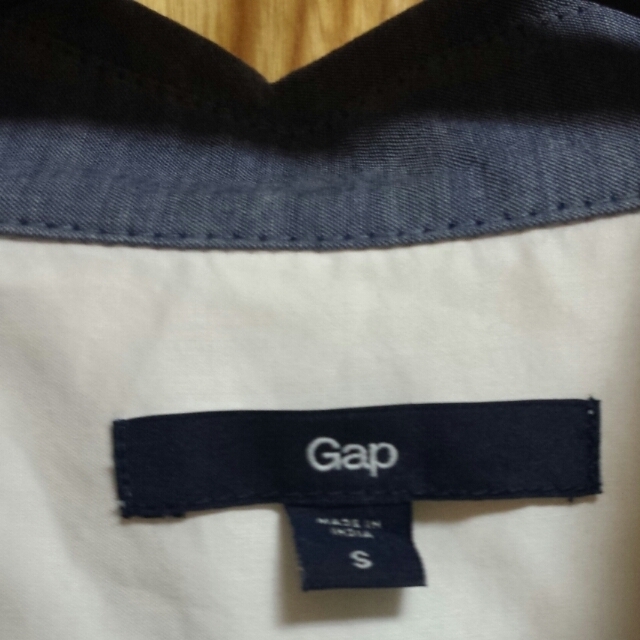 GAP(ギャップ)の＊最終値下＊GAPシャツ レディースのトップス(シャツ/ブラウス(長袖/七分))の商品写真