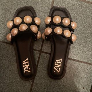 ザラ(ZARA)のパールサンダル　zara(サンダル)