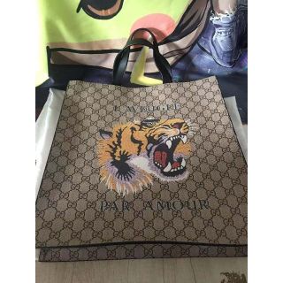 Gucci - (期間限定価格)GUCCI ショルダーバッグ(ロゴプリント)の