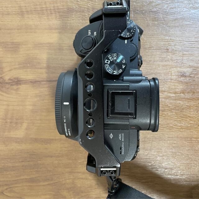 SONY(ソニー)のa7iii SONY ソニー　フルサイズ　ミラーレス一眼カメラ　本体のみ スマホ/家電/カメラのカメラ(ミラーレス一眼)の商品写真