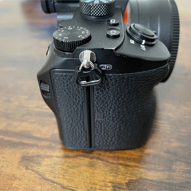 SONY(ソニー)のa7iii SONY ソニー　フルサイズ　ミラーレス一眼カメラ　本体のみ スマホ/家電/カメラのカメラ(ミラーレス一眼)の商品写真