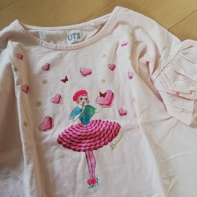 UNIQLO(ユニクロ)の120size☆ユニクロUT他ガーリーTシャツ２枚セット キッズ/ベビー/マタニティのキッズ服女の子用(90cm~)(Tシャツ/カットソー)の商品写真