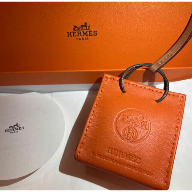 即納】 Hermes - エルメス チャーム 《サック・オランジェ》新品