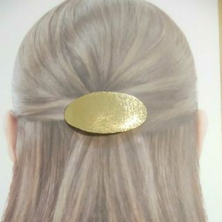 真鍮バレッタ　鎚目　オーバル　楕円　お出かけ　ご褒美　浴衣　着物　ハンドメイド(ヘアアクセサリー)