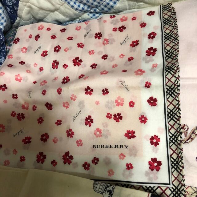 BURBERRY(バーバリー)のバーバリーハンカチ レディースのファッション小物(ハンカチ)の商品写真