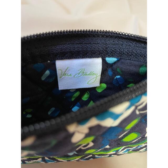 Vera Bradley(ヴェラブラッドリー)のヴェラブラッドリーの小型ポーチです。 レディースのファッション小物(ポーチ)の商品写真