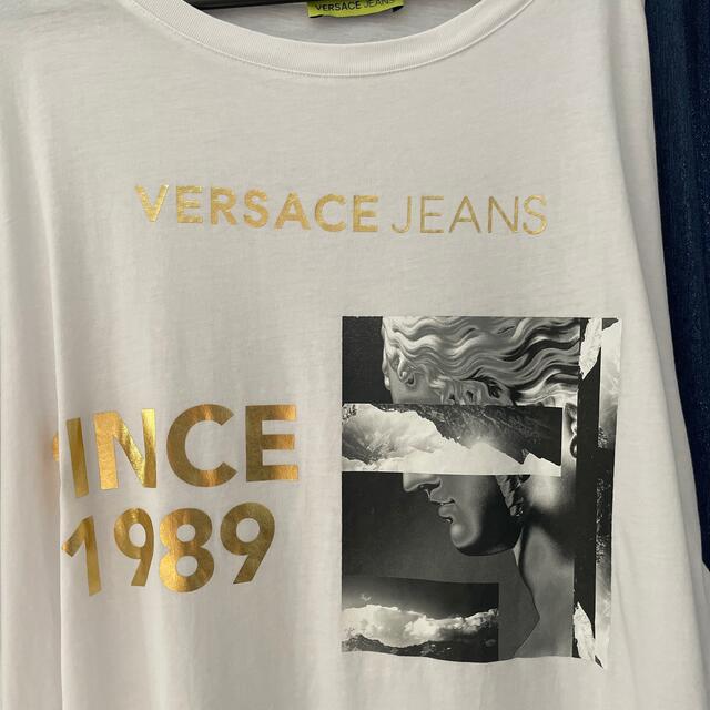 VERSACE(ヴェルサーチ)のVERSACE JEANS ヴェルサーチ　Tシャツ　半袖　丸首 メンズのトップス(Tシャツ/カットソー(半袖/袖なし))の商品写真