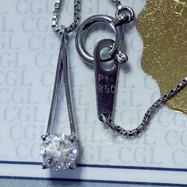 PT900 / PT850 0.3ct ダイヤモンド 鑑定書あり　値下げ！ レディースのアクセサリー(ネックレス)の商品写真