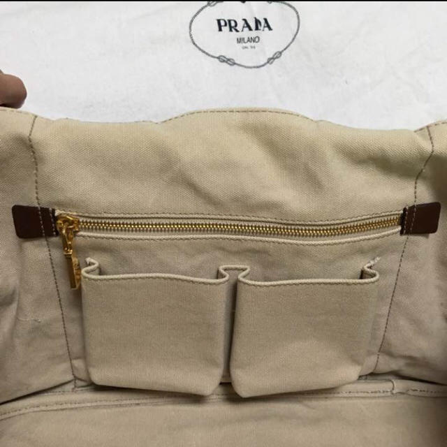 PRADA(プラダ)の【プラダ】銀座店購入 カナパ  刺繍デザイン トートバッグ【限定品】 レディースのバッグ(トートバッグ)の商品写真