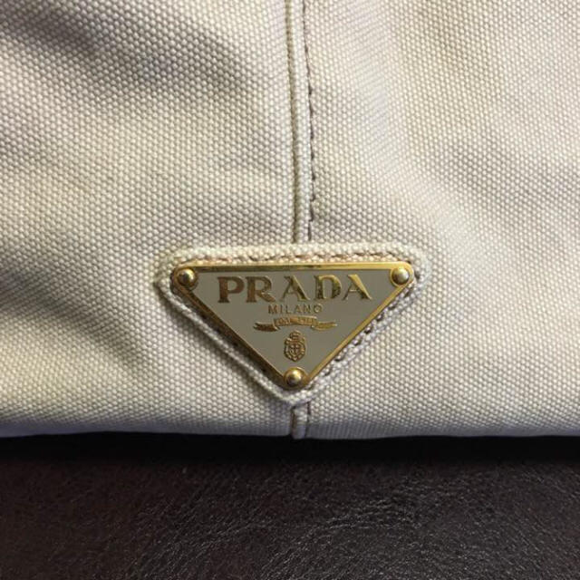 PRADA(プラダ)の【プラダ】銀座店購入 カナパ  刺繍デザイン トートバッグ【限定品】 レディースのバッグ(トートバッグ)の商品写真