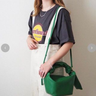 シマムラ(しまむら)の新品♡omiコラボ　一部店舗オンライン限定即完売！ノットハンドルショルダー　緑(ショルダーバッグ)