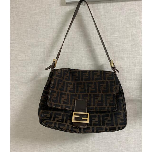 季節のおすすめ商品 FENDI ズッカ マンマバケット 肩掛け ワン