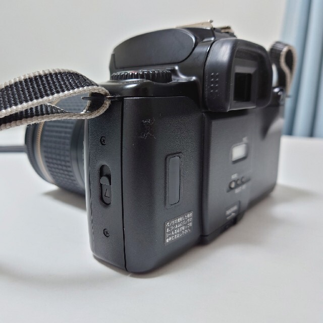 Canon(キヤノン)の電池付き Canon EOS kiss フィルムカメラ 28-80mmレンズ付き スマホ/家電/カメラのカメラ(フィルムカメラ)の商品写真