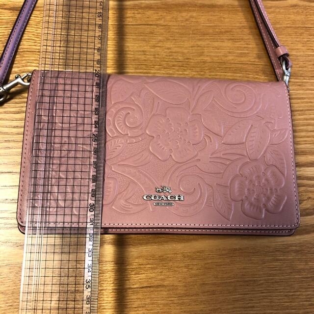 COACH(コーチ)のコーチ　ショルダーウォレット　ピンク レディースのバッグ(ショルダーバッグ)の商品写真