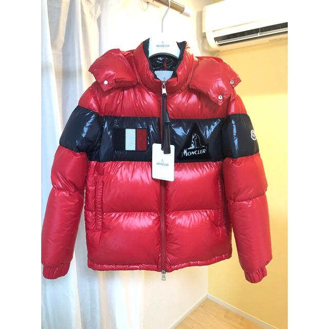 MONCLER(モンクレール)の新品　モンクレール　ダウンジャケット　エストネーション購入サイズ1 メンズのジャケット/アウター(ダウンジャケット)の商品写真