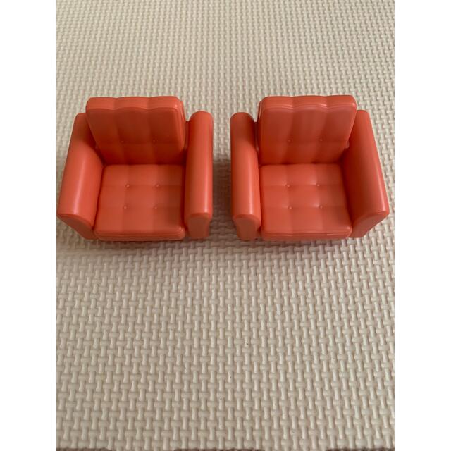 EPOCH(エポック)のシルバニアファミリー　椅子2脚 エンタメ/ホビーのおもちゃ/ぬいぐるみ(その他)の商品写真