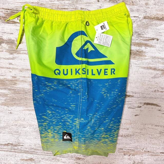 QUIKSILVER(クイックシルバー)の新品　QUIK SILVER クイックシルバー  サーフパンツ 水着　海パン メンズの水着/浴衣(水着)の商品写真