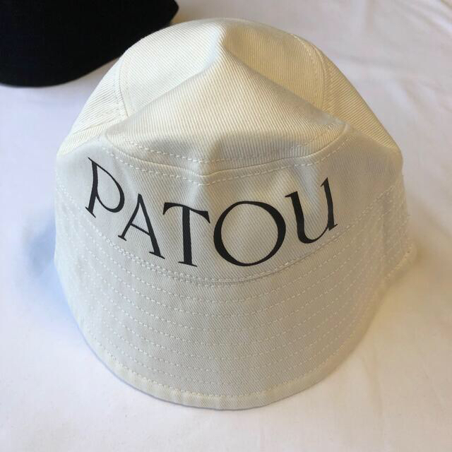 JEAN PATOU(ジャンパトゥ)の[新品未着用] Patou ロゴ バケットハット ホワイト XS/S レディースの帽子(ハット)の商品写真