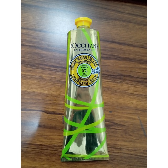 L'OCCITANE(ロクシタン)のロクシタン　ハンドクリーム　テ・アールグレイ　スノーシア 150ml コスメ/美容のボディケア(ハンドクリーム)の商品写真