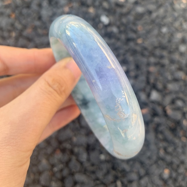 SALE/60%OFF】 本翡翠バングルミャンマー産 ラベンダー 可愛い色合い