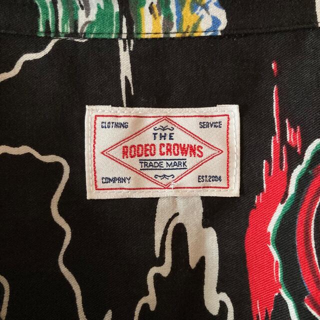 RODEO CROWNS WIDE BOWL(ロデオクラウンズワイドボウル)のロデオクラウンズ アロハシャツ ハワイアン柄 レーヨン コットン 黒 Mサイズ メンズのトップス(シャツ)の商品写真