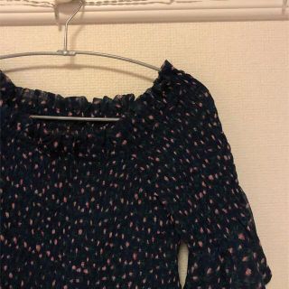 ダブルクローゼット(w closet)の小花柄ブラウス(シャツ/ブラウス(半袖/袖なし))