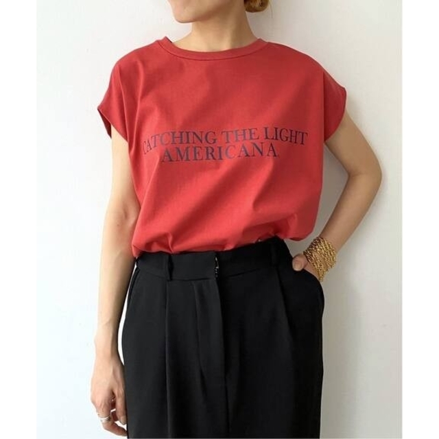 L'Appartement DEUXIEME CLASSE(アパルトモンドゥーズィエムクラス)の新品 タグ付【Americana/アメリカーナ】N/S LOGO TEE レッド レディースのトップス(Tシャツ(半袖/袖なし))の商品写真