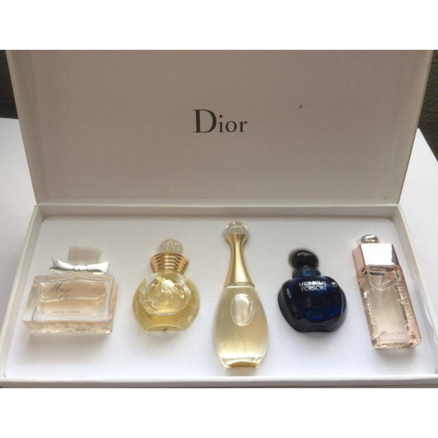 Christian Dior - 【未使用】Dior ミニ香水セットの通販 by bmor95c's shop｜クリスチャンディオールならラクマ