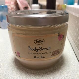 サボン(SABON)の♡新品未使用未開封！ SABON ボディスクラブ Rose Tea 600ｇ♡(ボディスクラブ)