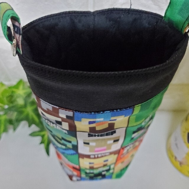 水筒カバー　ショルダーセット ハンドメイドのキッズ/ベビー(外出用品)の商品写真