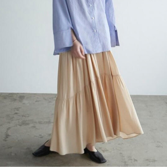 全国配送無料 CLANE AW先行予約アイテムCURVE LINE TIERED SKIRT