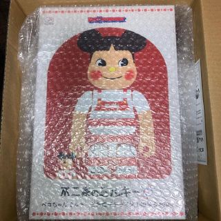 ベアブリック(BE@RBRICK)のBE＠RBRICK ペコちゃん ミルキー三角帽子デザイン 100％400％ (その他)