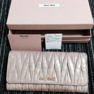 ミュウミュウ(miumiu)のMIUMIUの財布(財布)