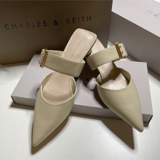 チャールズアンドキース(Charles and Keith)のCHARLES & KEITH サテングロメット ミュール(ミュール)