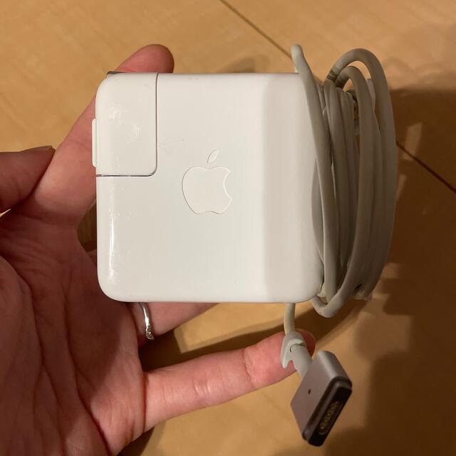 Apple(アップル)のMacBook Air充電器 スマホ/家電/カメラのPC/タブレット(PC周辺機器)の商品写真