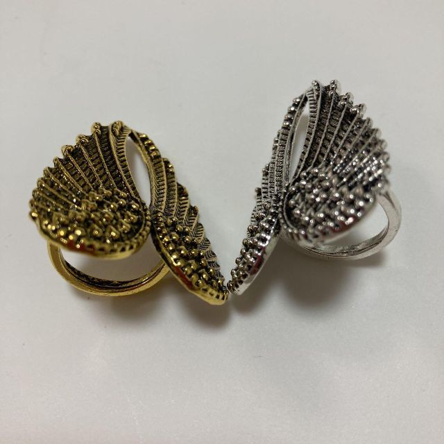 翼のリング　13号くらい　2種セット　ゴールド　シルバー　ビジュアル系　羽　天使 メンズのアクセサリー(リング(指輪))の商品写真