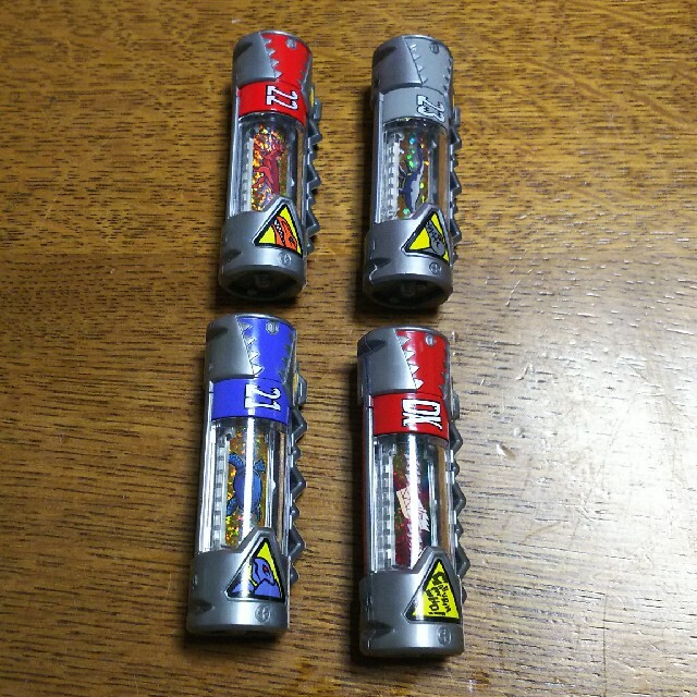 BANDAI(バンダイ)の獣電戦隊　キョウリュウジャー獣電池 レア有り4本セット エンタメ/ホビーのフィギュア(特撮)の商品写真