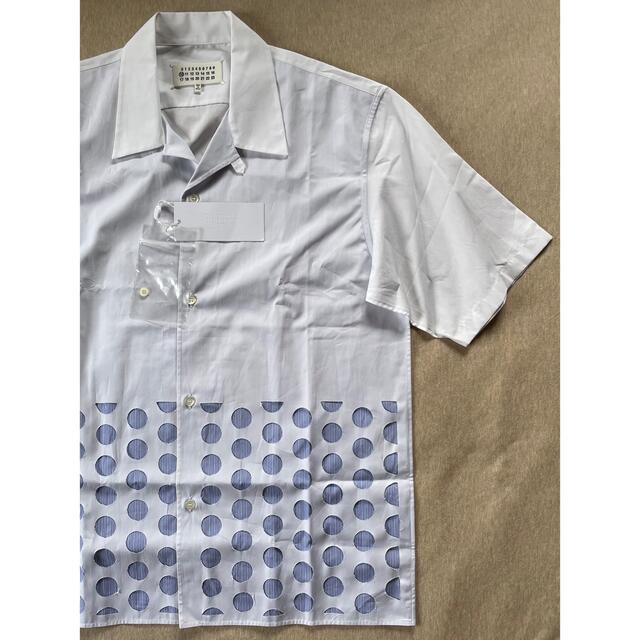 Maison Martin Margiela(マルタンマルジェラ)の白40新品 メゾン マルジェラ パンチホール 半袖 シャツ ポルカドット メンズ メンズのトップス(Tシャツ/カットソー(半袖/袖なし))の商品写真