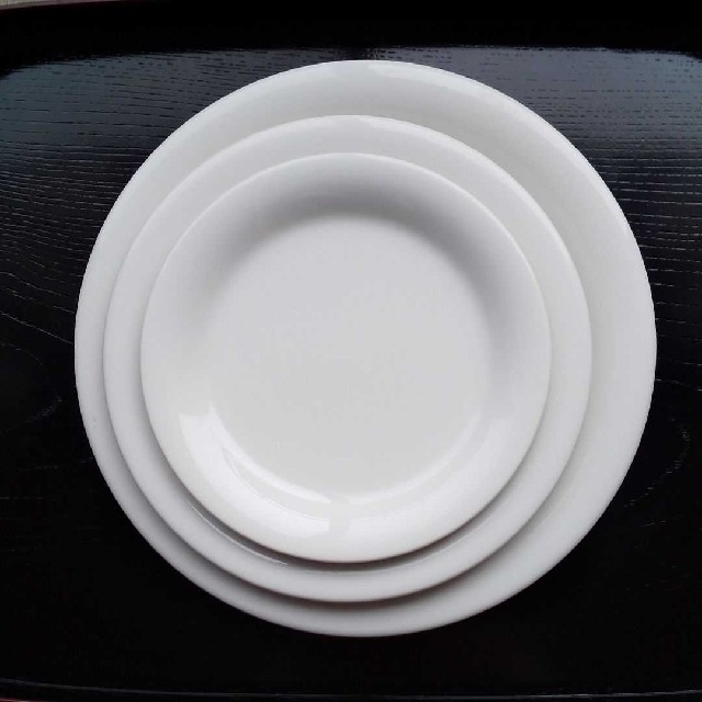 NIKKO(ニッコー)のNIKKO  プレート  白い皿 インテリア/住まい/日用品のキッチン/食器(食器)の商品写真