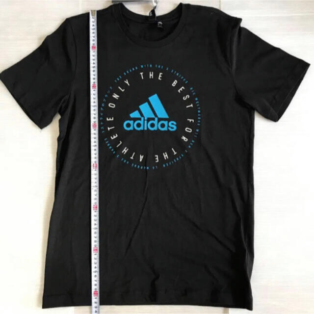 adidas(アディダス)の送料無料 新品adidas M MUSTHAVESエンブレムグラフィックTシャツ メンズのトップス(Tシャツ/カットソー(半袖/袖なし))の商品写真