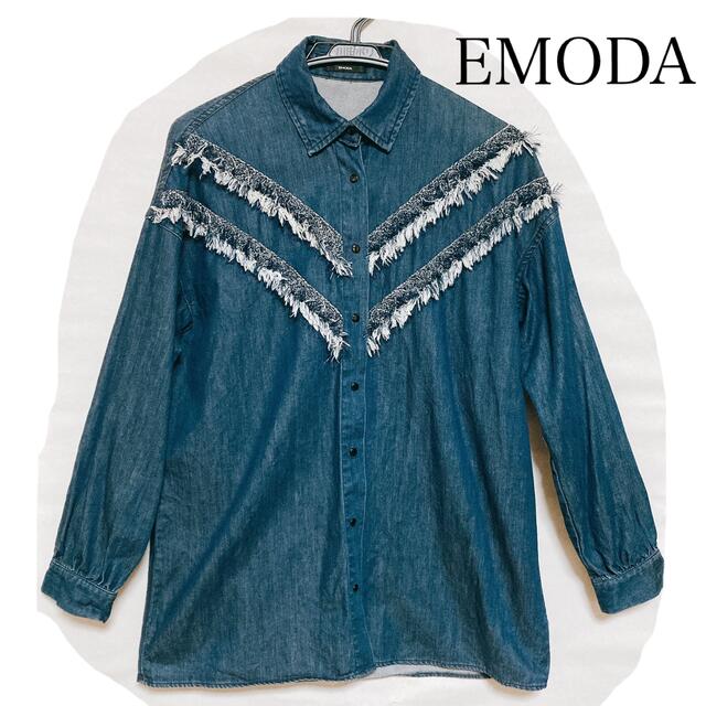 EMODA(エモダ)のEMODA フリンジダメージDENIM SH デニムシャツ レディースのトップス(シャツ/ブラウス(長袖/七分))の商品写真