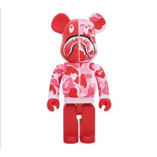 ベアブリック(BE@RBRICK)のBAPE CAMO SHARK BE@RBRICK 1000％　PINK (その他)