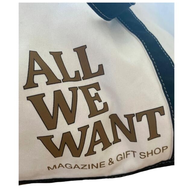 1LDK SELECT(ワンエルディーケーセレクト)のaww magazine/all we want AWW TOTE BLACK メンズのバッグ(トートバッグ)の商品写真