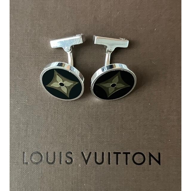 LOUIS VUITTON(ルイヴィトン)の【貴重】ＬＯＵＩＳ　ＶＵＩＴＴＯＮ　カフスリンクス　モノグラム メンズのファッション小物(カフリンクス)の商品写真