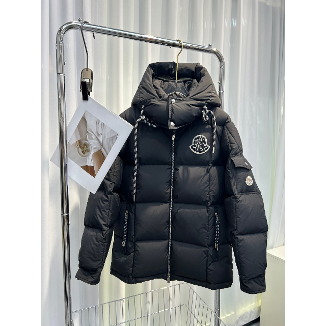 人気No.1 - MONCLER 美品！Moncler ダウンジャケットBlack ショート丈