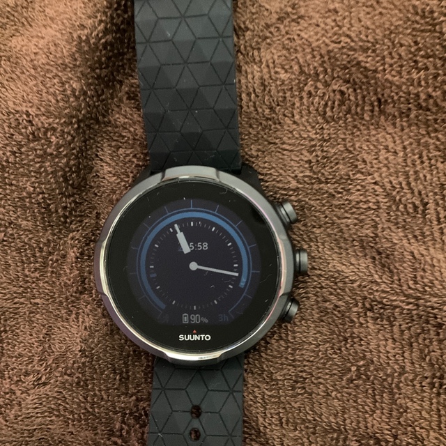 SUUNTO(スント)の  ほぼ未使用　SUUNTO 9 BARO SS050145000 チタニウム スマホ/家電/カメラのスマートフォン/携帯電話(その他)の商品写真