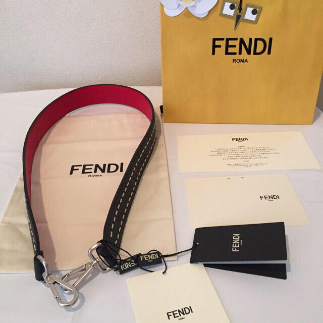 FENDI(フェンディ)のさらびー様 専用 フェンディ ストラップユー レディースのバッグ(その他)の商品写真