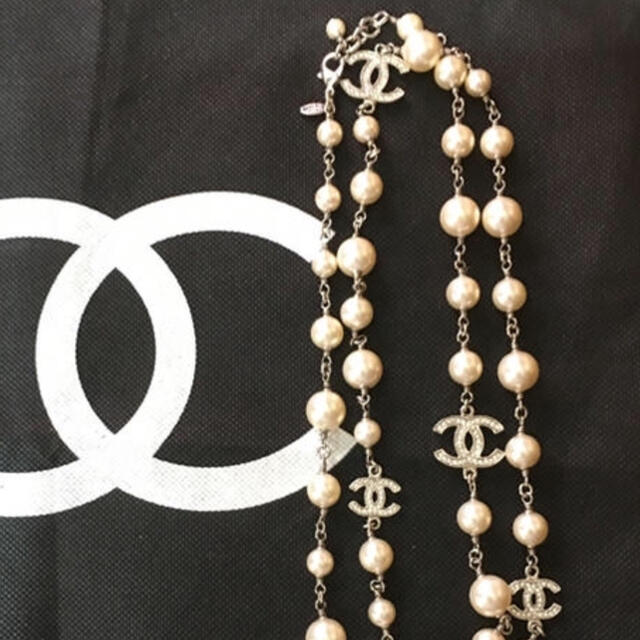 CHANEL(シャネル)の正規品！CHANELロゴロングネックレス美品！ レディースのアクセサリー(ネックレス)の商品写真