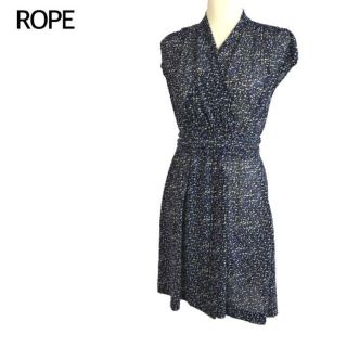 ロペ(ROPE’)のROPE 総柄 花柄 ノースリーブワンピース Vネック 紺白青 ポリエステル(ひざ丈ワンピース)