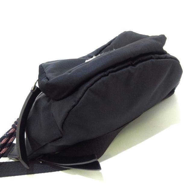 MONCLER(モンクレール)のモンクレール ウエストポーチ FELICIE 黒 レディースのバッグ(ボディバッグ/ウエストポーチ)の商品写真